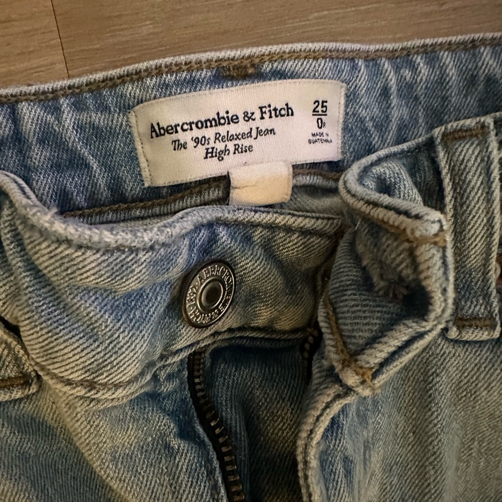 Abercrombie relaxed fit jeans size 25